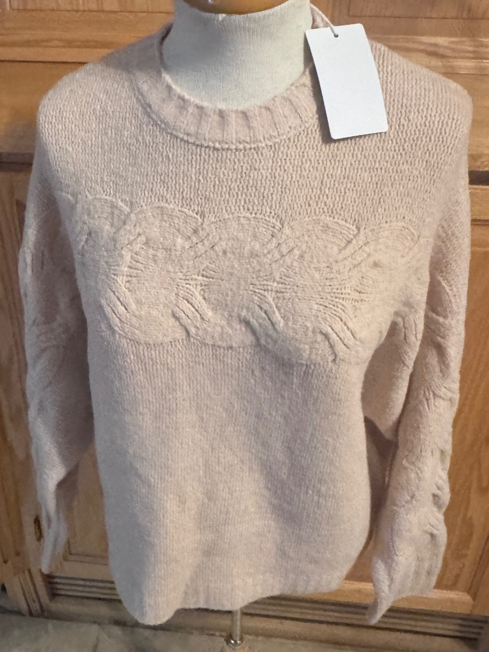Women's Aemi + Co Small Sweater Cream Crew Neck Classic Comfortable Casual Cute